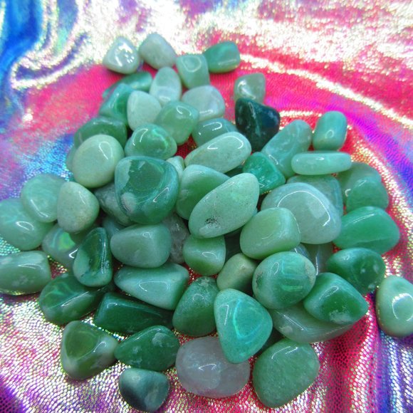 Green Aventurine Tumbled 5 Ounce Grid Set - Picture 2 of 5